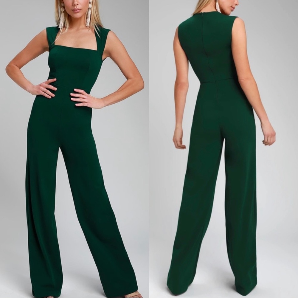 Lulu’s Enticing Endeavors Emerald Green Jumpsuit medium